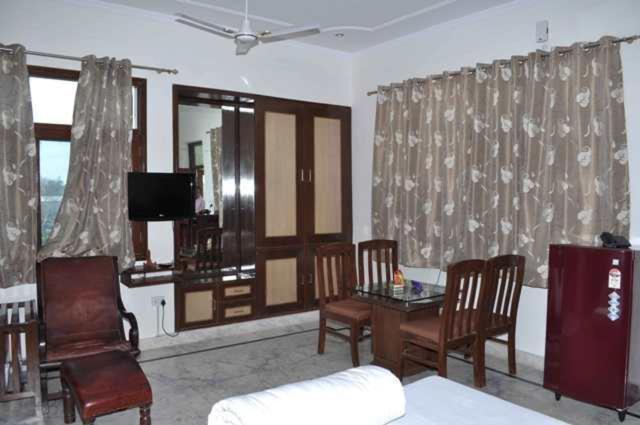 Shivanta Residency Rishikesh Room photo